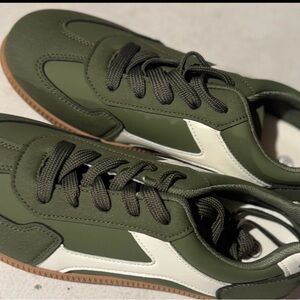 Women’s Green Sneakers